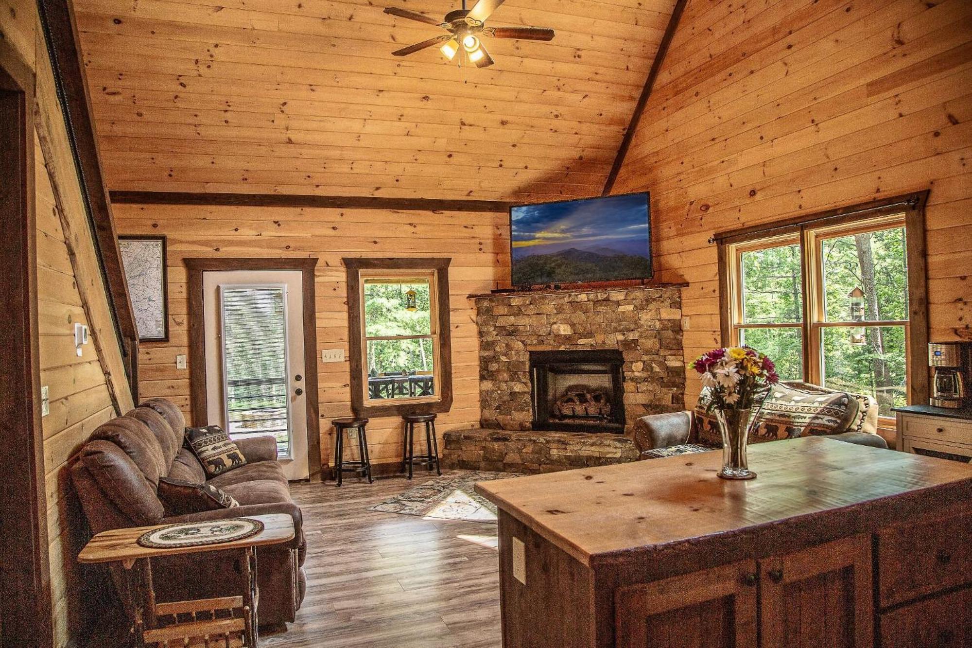 Adore The Smores Rustic Mountain Charm Outdoor Spaces And A Cozy Hot Tub Блу-Ридж Экстерьер фото