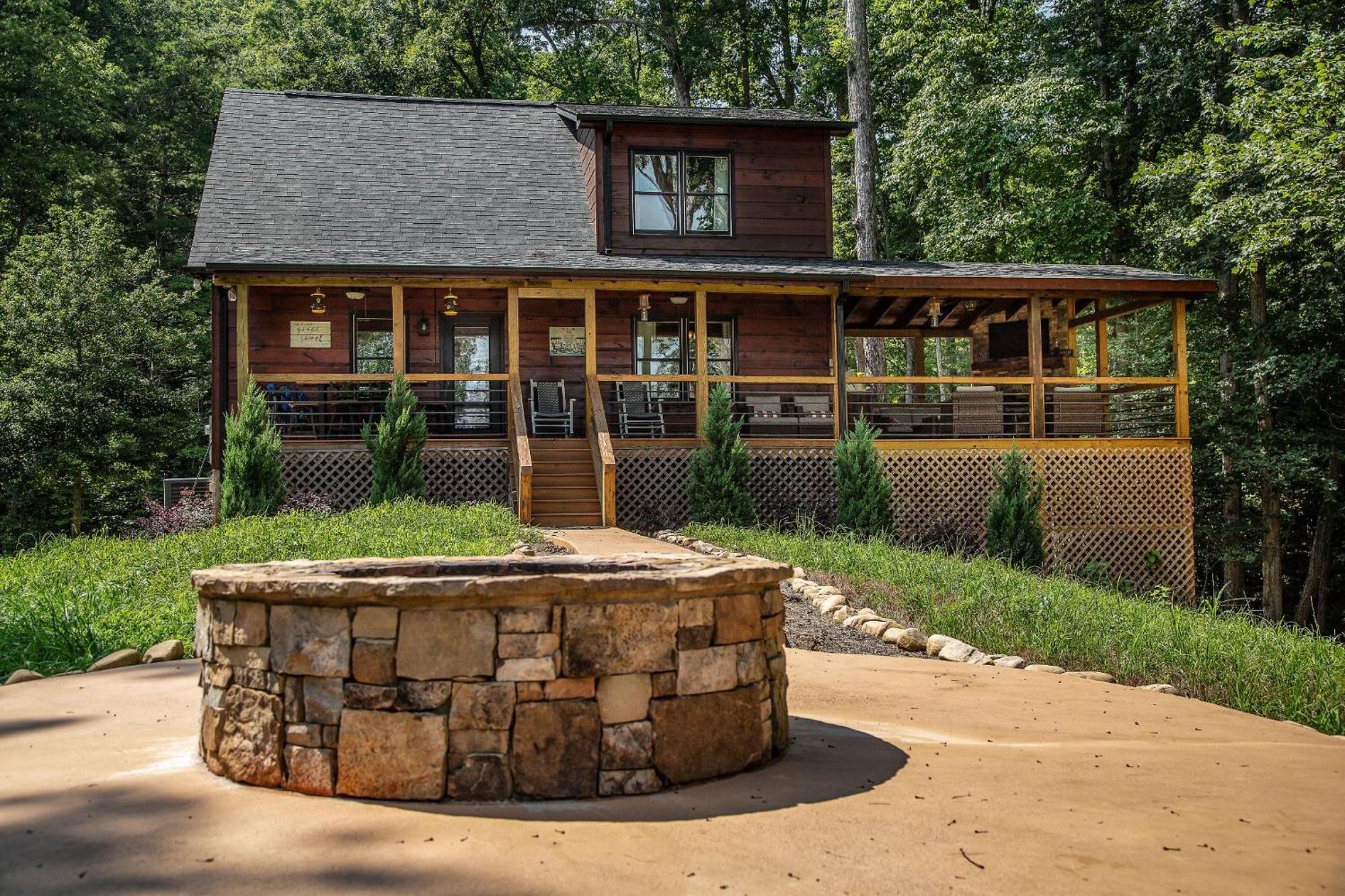 Adore The Smores Rustic Mountain Charm Outdoor Spaces And A Cozy Hot Tub Блу-Ридж Экстерьер фото