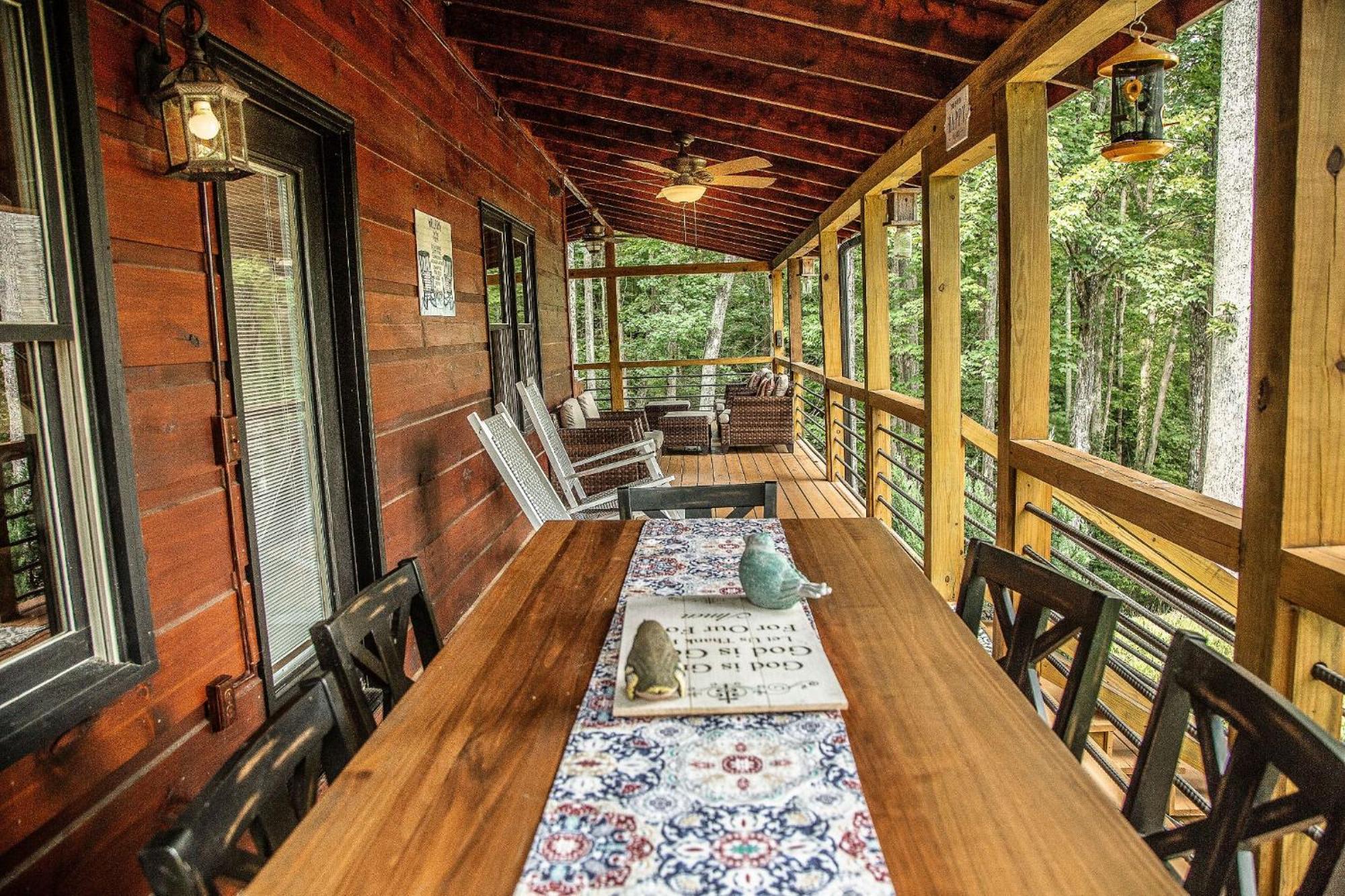 Adore The Smores Rustic Mountain Charm Outdoor Spaces And A Cozy Hot Tub Блу-Ридж Экстерьер фото